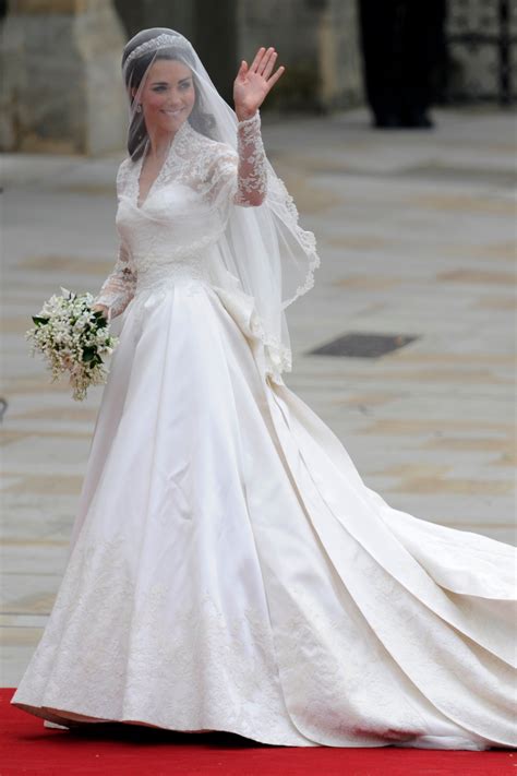 kate middleton wedding gown pictures.